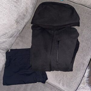 Men’s lulu shorts and sweatshirt